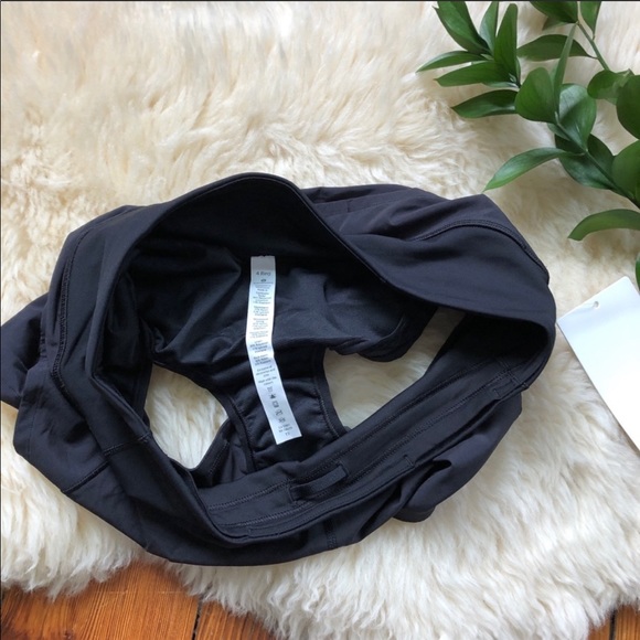 NWT💕Lululemon Speed Up Black Running Shorts - Picture 5 of 7